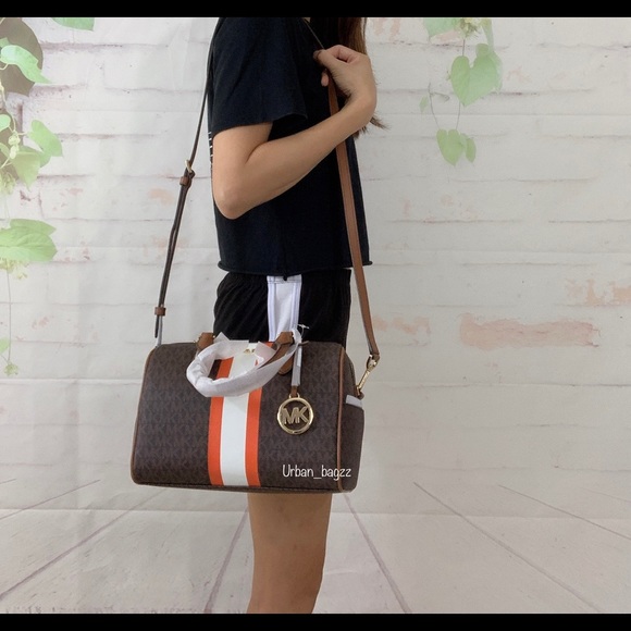 Michael Kors Bedford Small Duffle Satchel - Picture 11 of 12